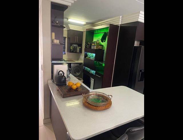 2 BEDROOM TOWNHOUSE FOR SALE IN RAVENSWOOD